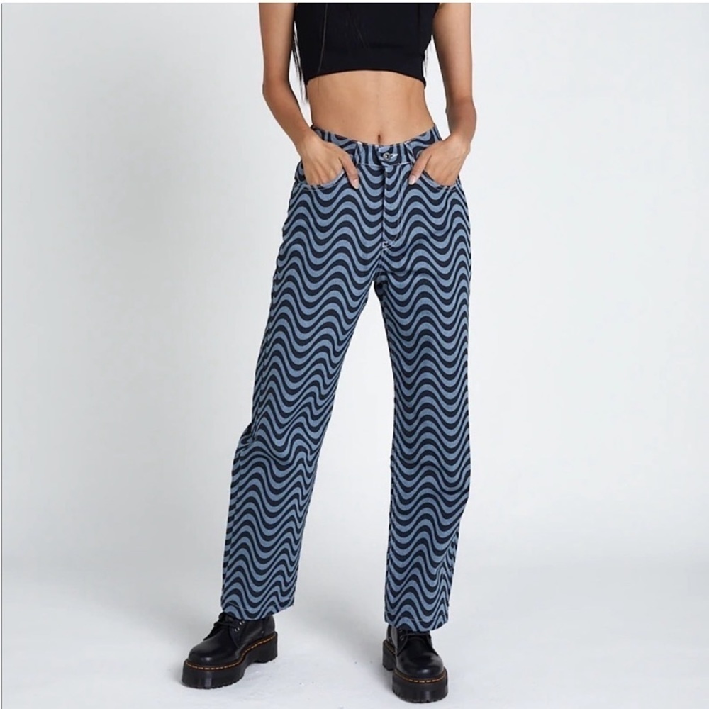 URBAN OUTFITTERS THE RAGGED‎ PRIEST WAVE JEANS